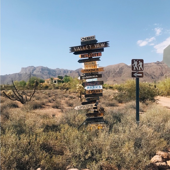 ISO ALL THINGS PUNCHY WESTERN!! S/M PLEASE SHARE - Picture 1 of 1